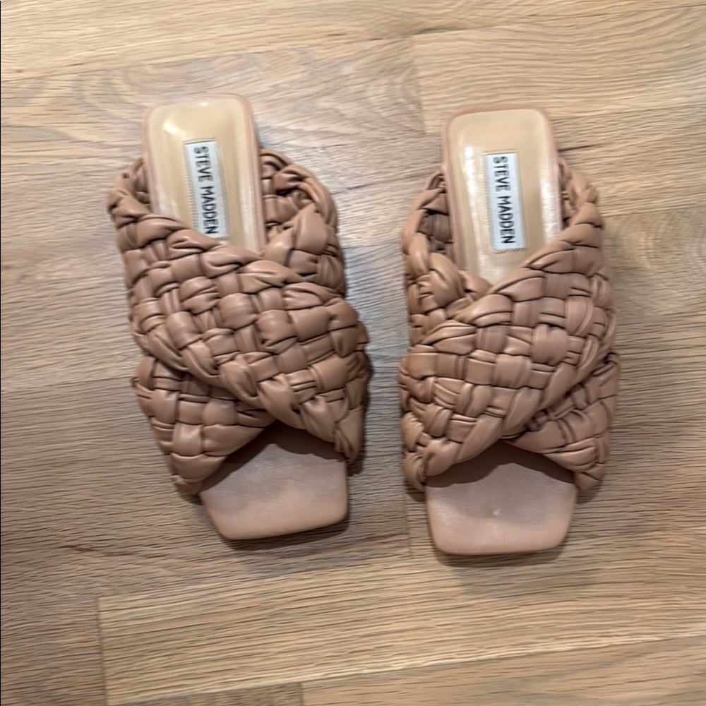 Steve Madden Women's Tan Woven Slide Sandals